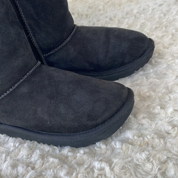 UGG classic short boots - Picture 9 of 11